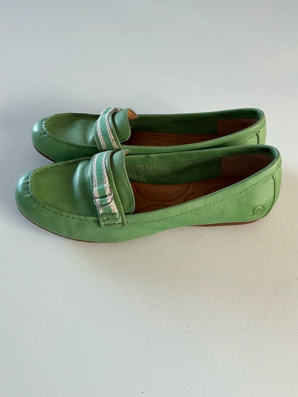 Born Green Leather Loafers Slip On Flats Size 8.5 Boho Casual - Picture 2 of 11